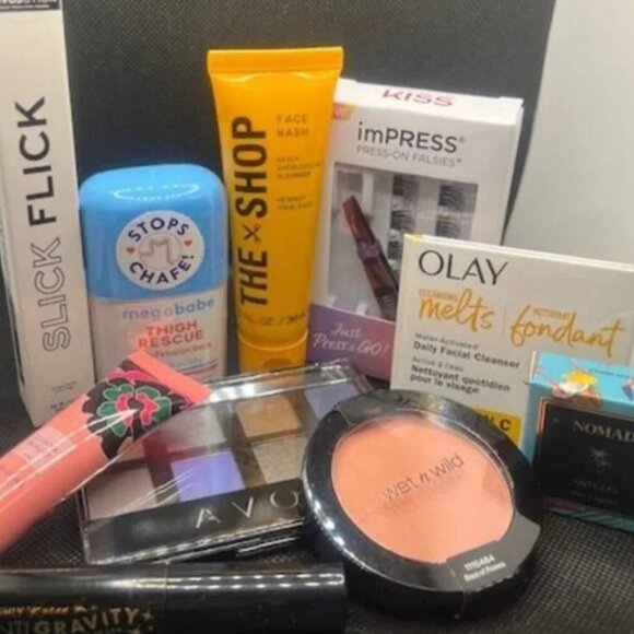 Beauty Bundle - Picture 1 of 11